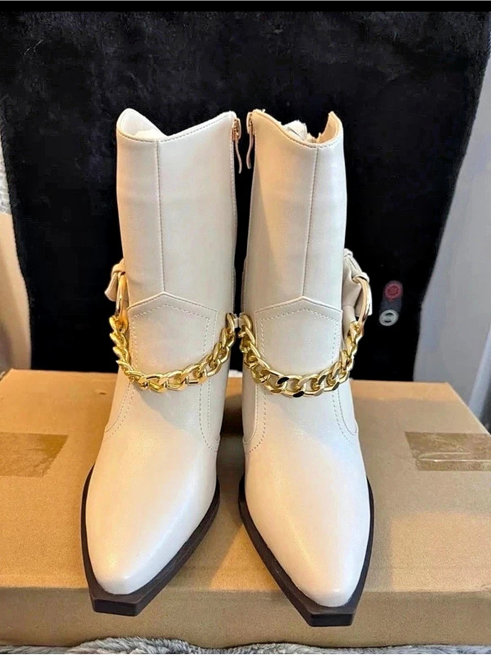 White Chain Heeled Boots Like New